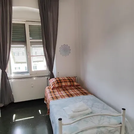 Colombo 12 ゲストハウス ジェノヴァ